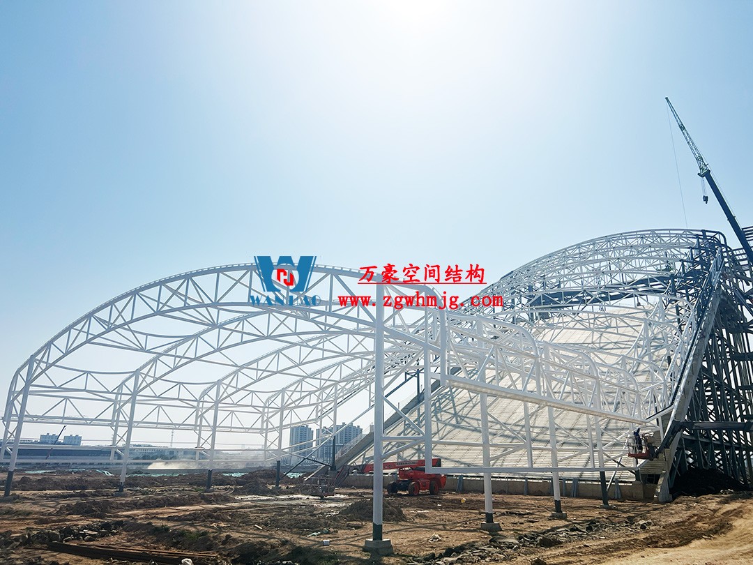 馭風(fēng)逐沙，織就賽道美學(xué)——比亞迪紹興嵊州賽車場(chǎng)干拔沙坡觀景平臺(tái)鋼膜結(jié)構(gòu)
